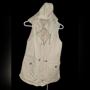 7/118. Auline Collection Women's Beige Hooded Vest